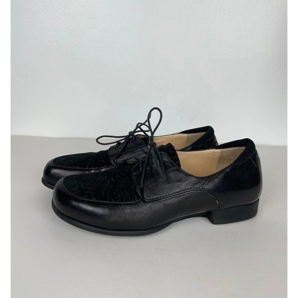 Taryn Rose Black Floral Embossed Suede Oxfords Lace Up Shoes 7.5 M Vamp Italy
